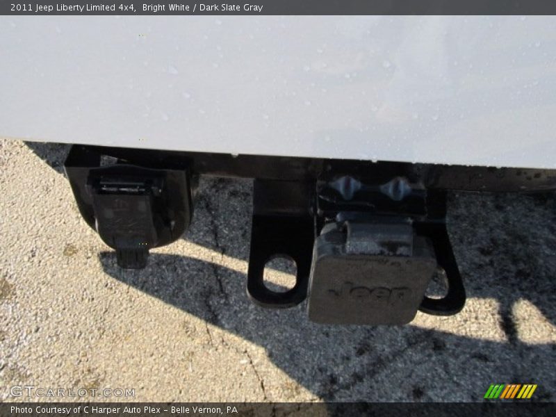 Bright White / Dark Slate Gray 2011 Jeep Liberty Limited 4x4