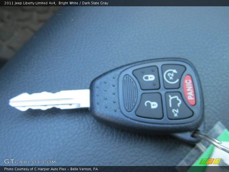 Bright White / Dark Slate Gray 2011 Jeep Liberty Limited 4x4