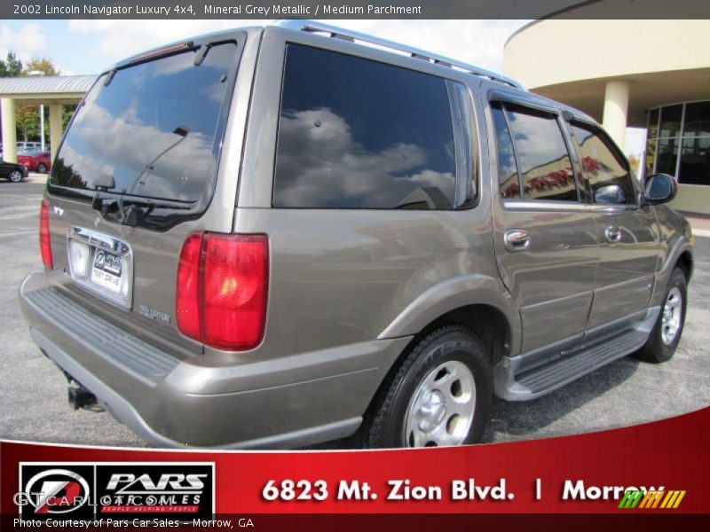 Mineral Grey Metallic / Medium Parchment 2002 Lincoln Navigator Luxury 4x4