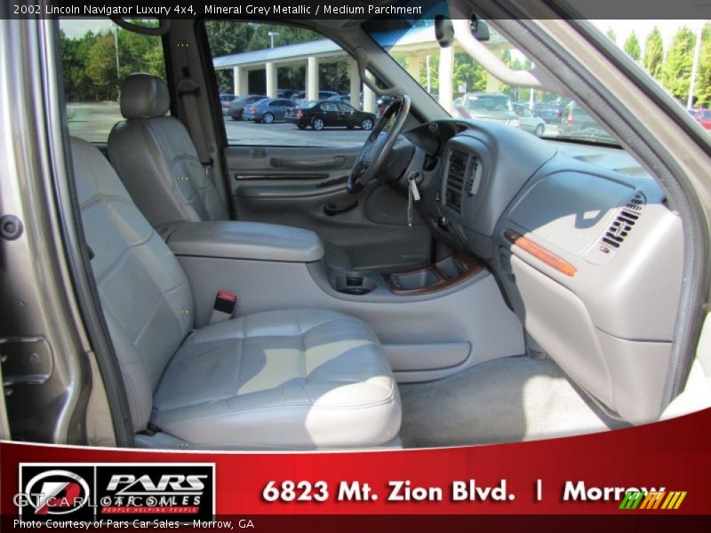 Mineral Grey Metallic / Medium Parchment 2002 Lincoln Navigator Luxury 4x4