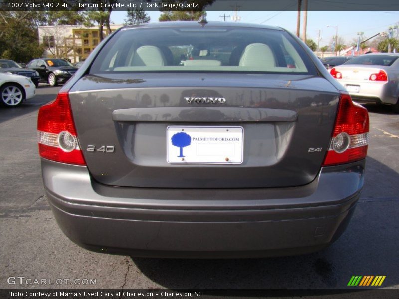 Titanium Gray Metallic / Dark Beige/Quartz 2007 Volvo S40 2.4i