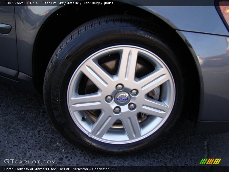 Titanium Gray Metallic / Dark Beige/Quartz 2007 Volvo S40 2.4i