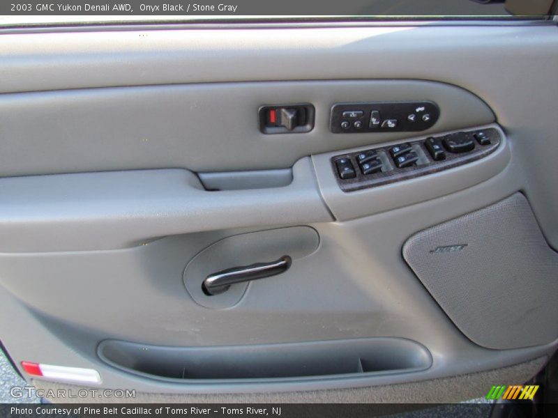Onyx Black / Stone Gray 2003 GMC Yukon Denali AWD