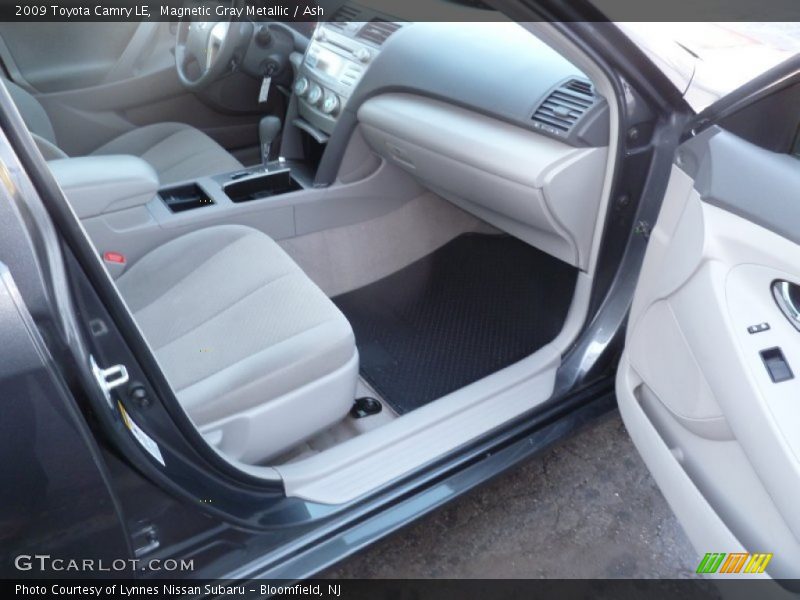 Magnetic Gray Metallic / Ash 2009 Toyota Camry LE