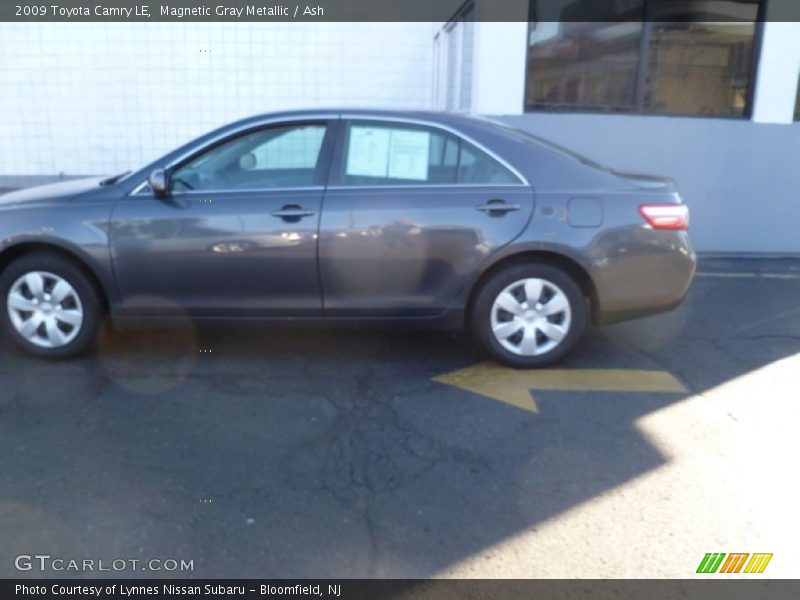 Magnetic Gray Metallic / Ash 2009 Toyota Camry LE