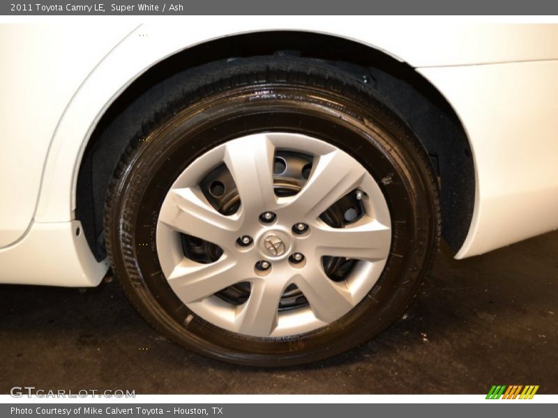 Super White / Ash 2011 Toyota Camry LE