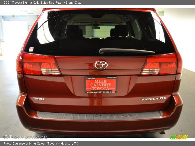 Salsa Red Pearl / Stone Gray 2004 Toyota Sienna XLE
