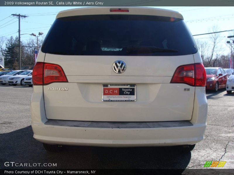 Calla Lilly White / Aero Grey 2009 Volkswagen Routan SE