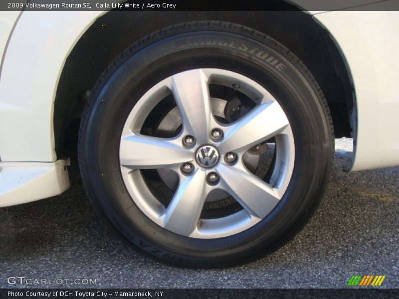 Calla Lilly White / Aero Grey 2009 Volkswagen Routan SE
