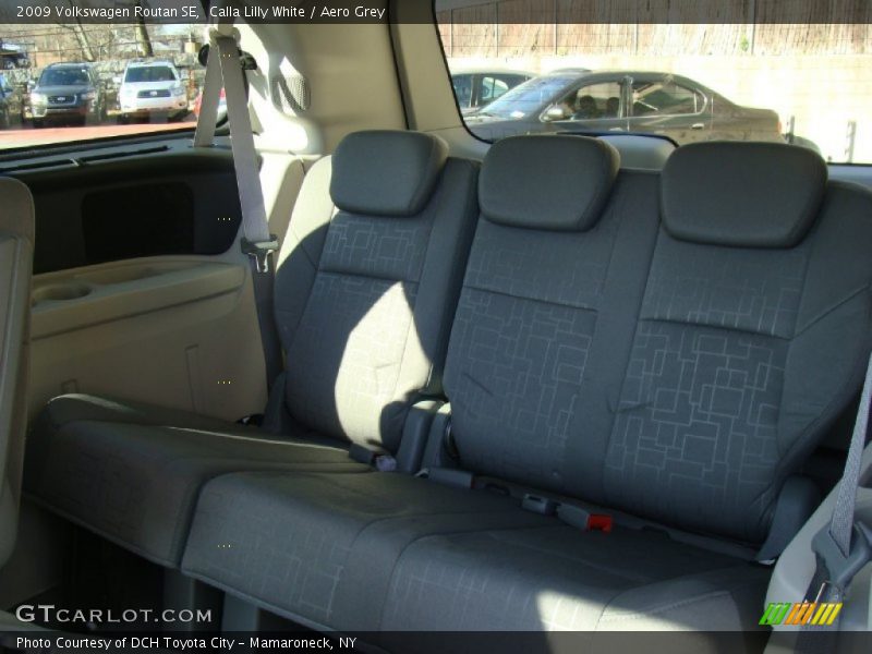 Calla Lilly White / Aero Grey 2009 Volkswagen Routan SE