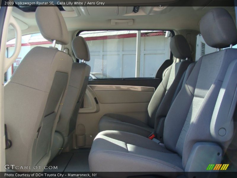 Calla Lilly White / Aero Grey 2009 Volkswagen Routan SE