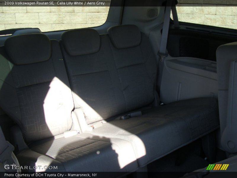 Calla Lilly White / Aero Grey 2009 Volkswagen Routan SE