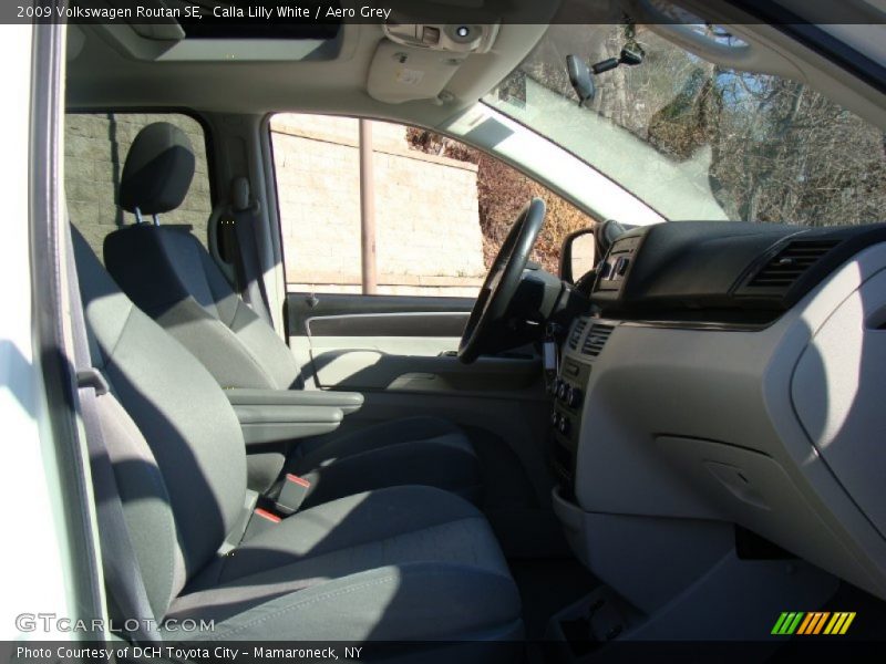 Calla Lilly White / Aero Grey 2009 Volkswagen Routan SE