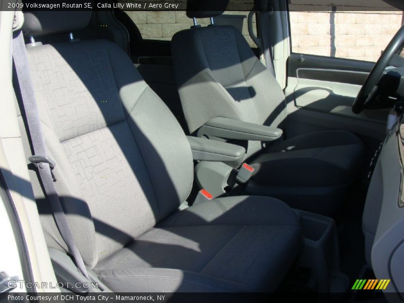 Calla Lilly White / Aero Grey 2009 Volkswagen Routan SE