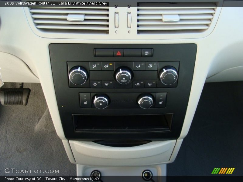 Calla Lilly White / Aero Grey 2009 Volkswagen Routan SE