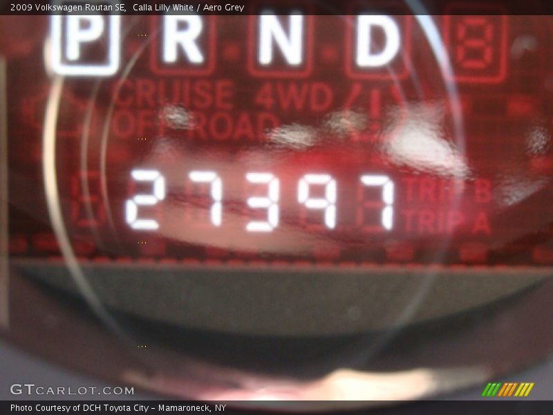 Calla Lilly White / Aero Grey 2009 Volkswagen Routan SE