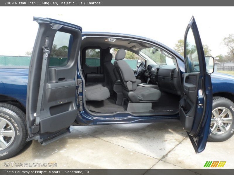  2009 Titan SE King Cab Charcoal Interior