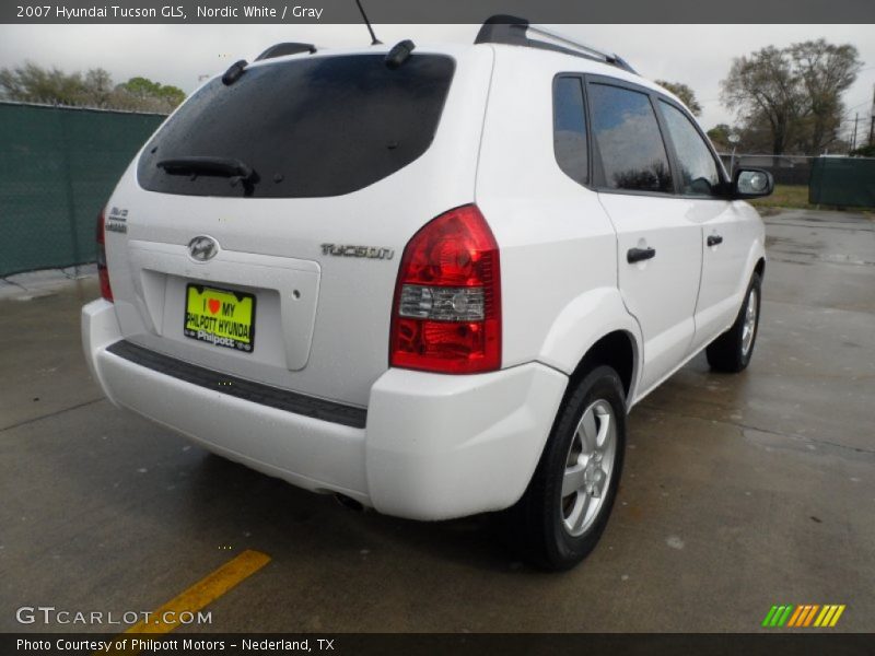 Nordic White / Gray 2007 Hyundai Tucson GLS