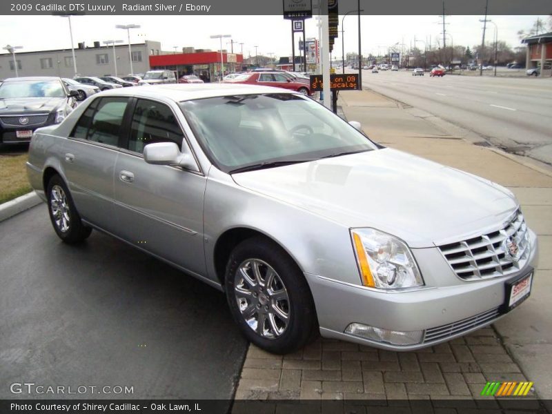 Radiant Silver / Ebony 2009 Cadillac DTS Luxury