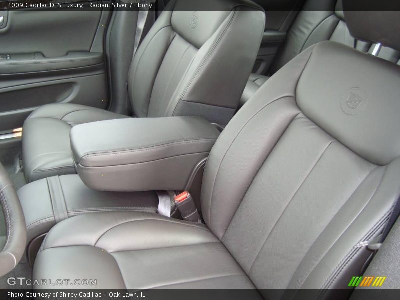 Radiant Silver / Ebony 2009 Cadillac DTS Luxury