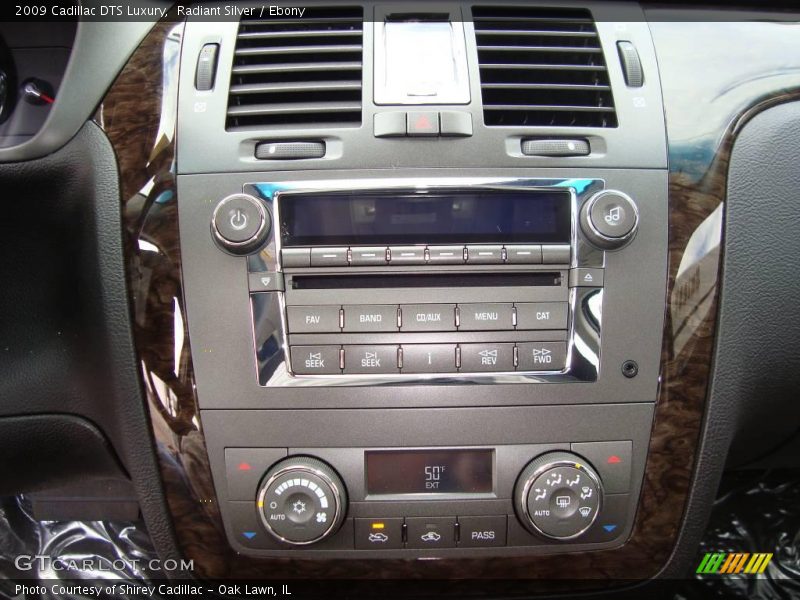 Radiant Silver / Ebony 2009 Cadillac DTS Luxury