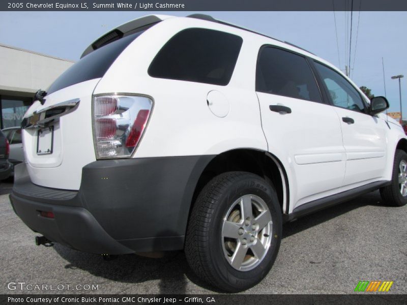 Summit White / Light Cashmere 2005 Chevrolet Equinox LS