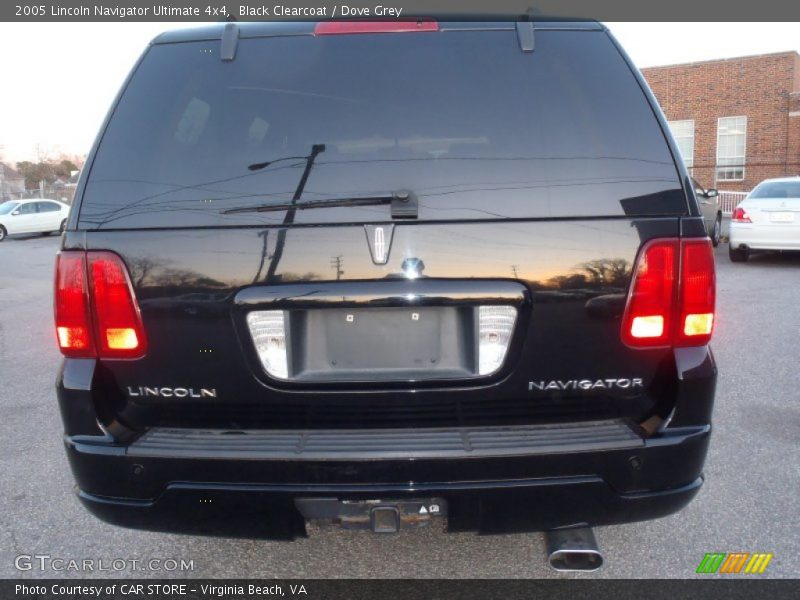 Black Clearcoat / Dove Grey 2005 Lincoln Navigator Ultimate 4x4