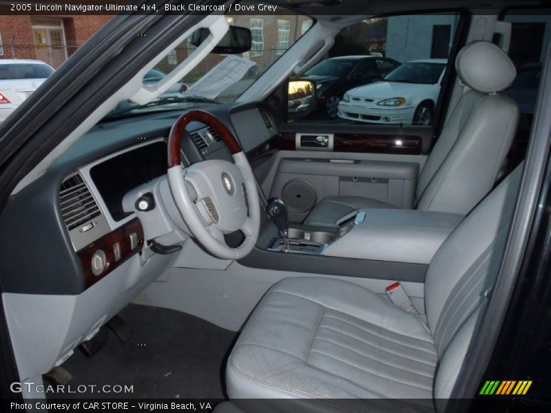 Black Clearcoat / Dove Grey 2005 Lincoln Navigator Ultimate 4x4