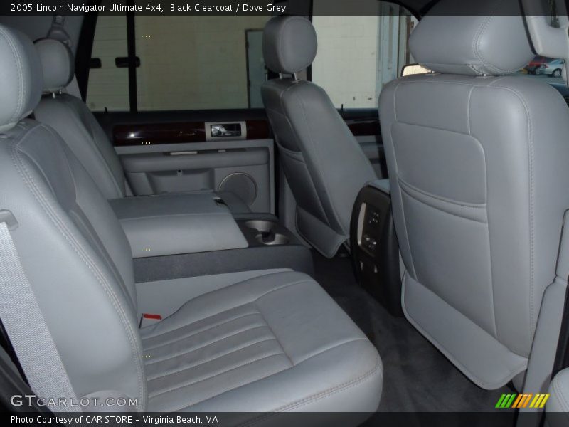 Black Clearcoat / Dove Grey 2005 Lincoln Navigator Ultimate 4x4