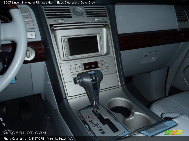 Black Clearcoat / Dove Grey 2005 Lincoln Navigator Ultimate 4x4