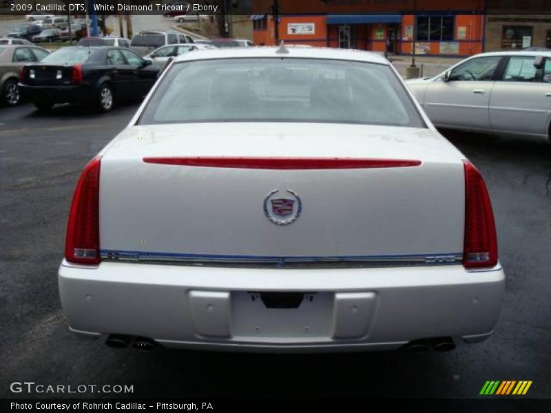 White Diamond Tricoat / Ebony 2009 Cadillac DTS