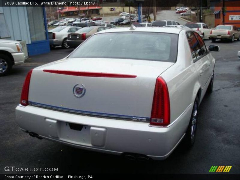 White Diamond Tricoat / Ebony 2009 Cadillac DTS