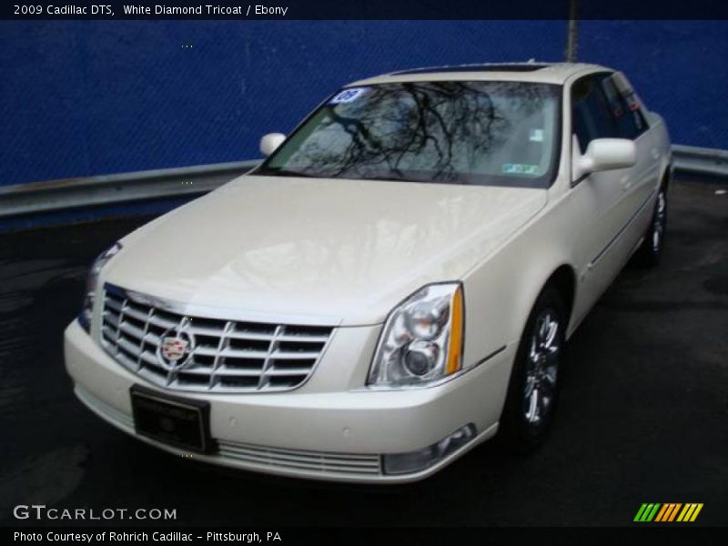 White Diamond Tricoat / Ebony 2009 Cadillac DTS