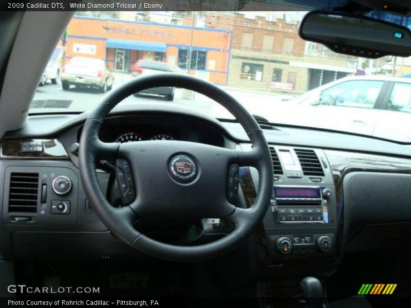 White Diamond Tricoat / Ebony 2009 Cadillac DTS