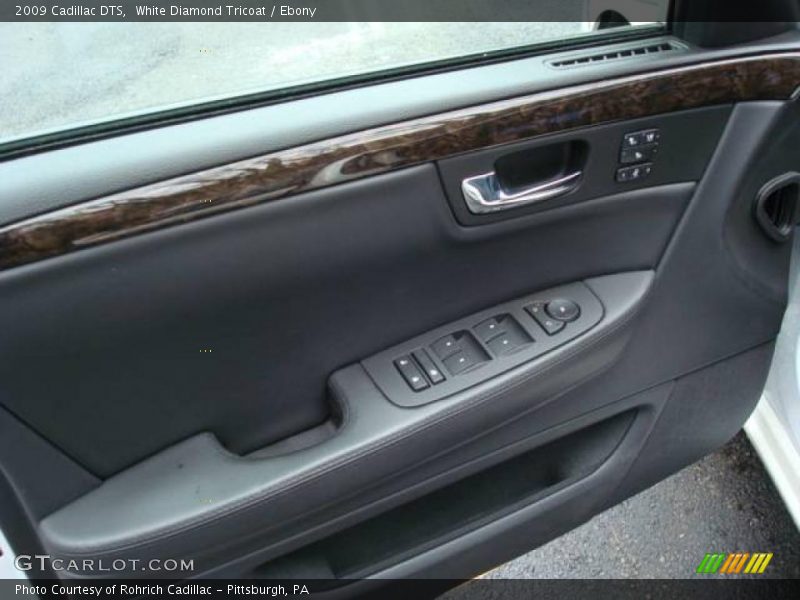 White Diamond Tricoat / Ebony 2009 Cadillac DTS