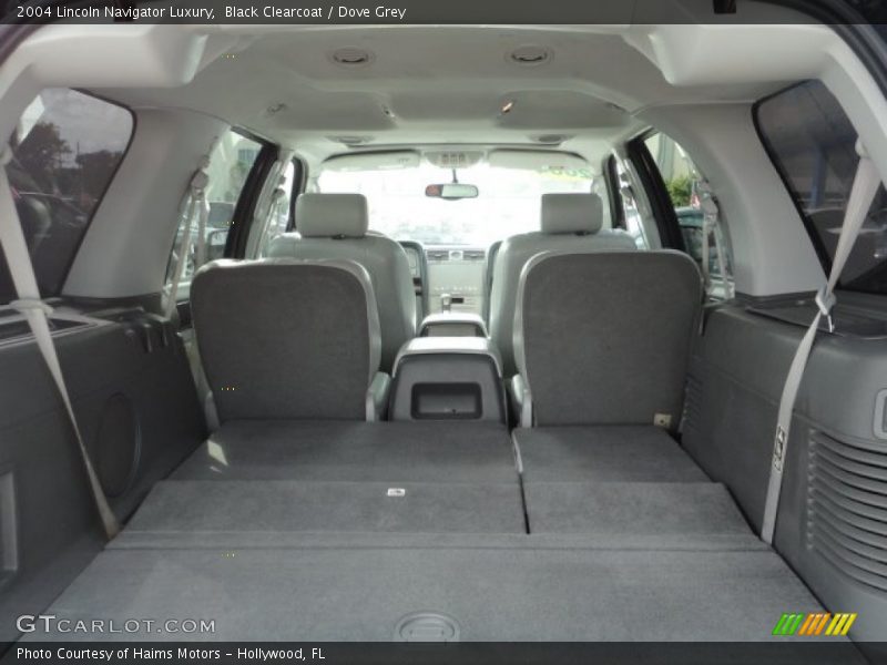  2004 Navigator Luxury Trunk