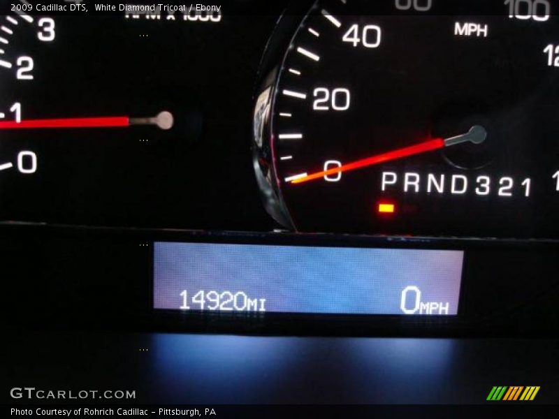 White Diamond Tricoat / Ebony 2009 Cadillac DTS
