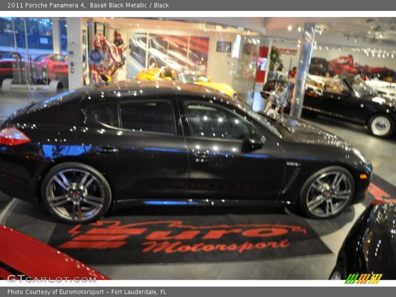 Basalt Black Metallic / Black 2011 Porsche Panamera 4