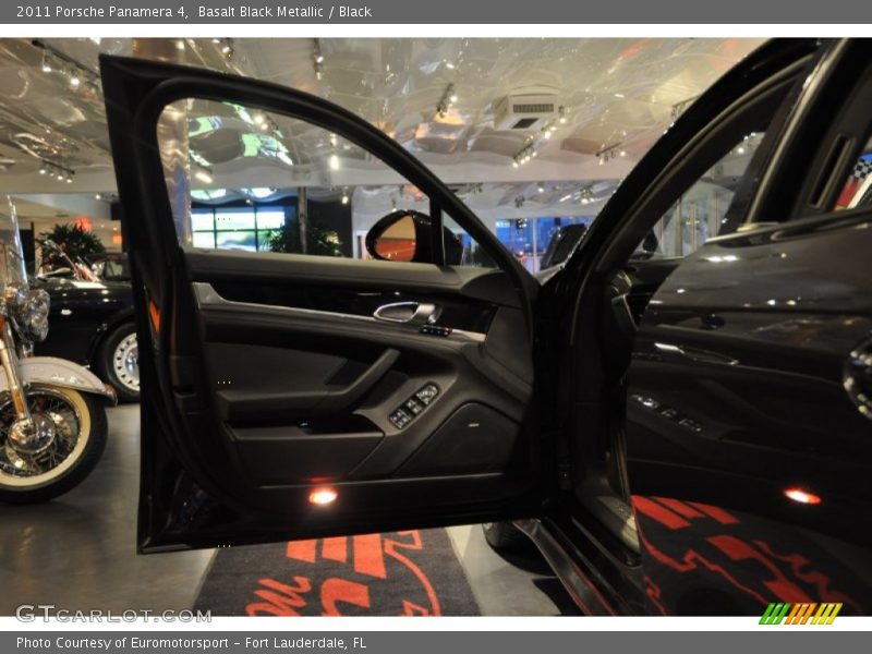 Basalt Black Metallic / Black 2011 Porsche Panamera 4