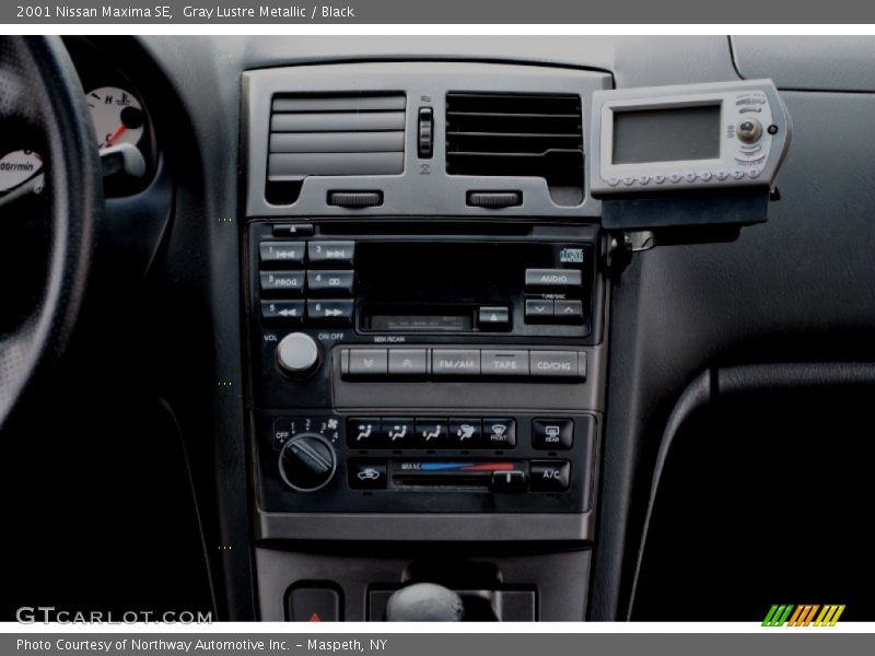 Gray Lustre Metallic / Black 2001 Nissan Maxima SE
