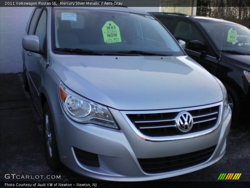 Mercury Silver Metallic / Aero Gray 2011 Volkswagen Routan SE