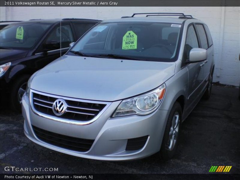 Mercury Silver Metallic / Aero Gray 2011 Volkswagen Routan SE