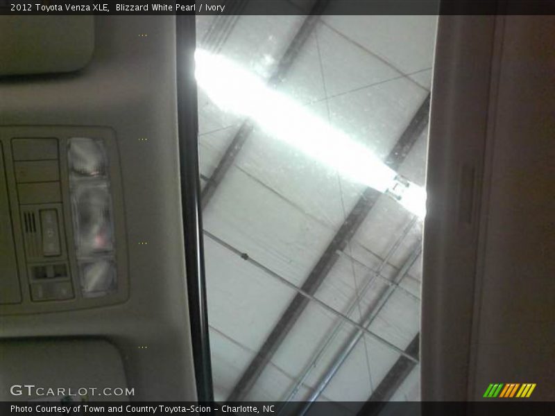 Blizzard White Pearl / Ivory 2012 Toyota Venza XLE