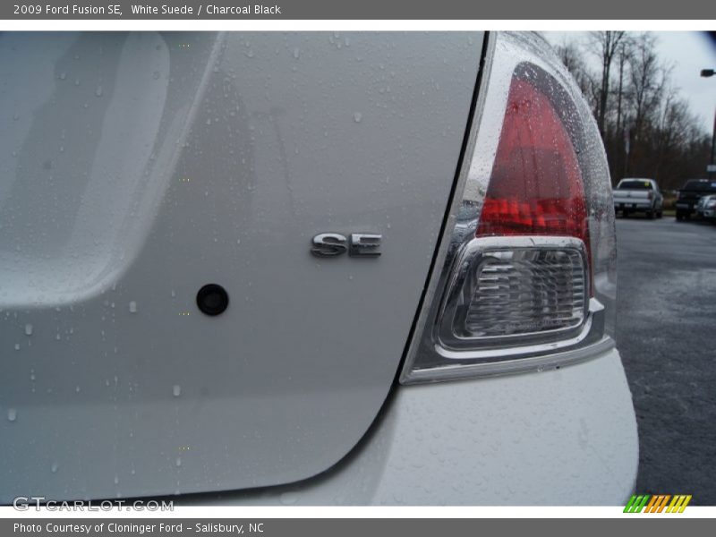 White Suede / Charcoal Black 2009 Ford Fusion SE