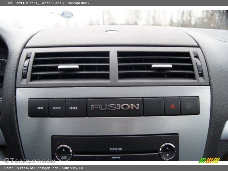 White Suede / Charcoal Black 2009 Ford Fusion SE