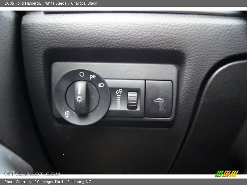White Suede / Charcoal Black 2009 Ford Fusion SE