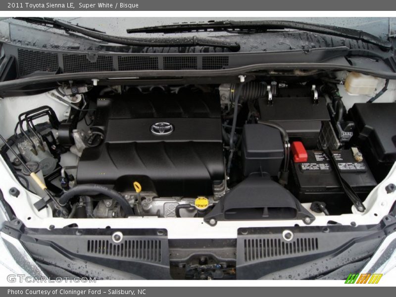 Super White / Bisque 2011 Toyota Sienna LE