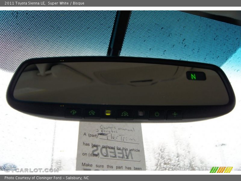 Super White / Bisque 2011 Toyota Sienna LE