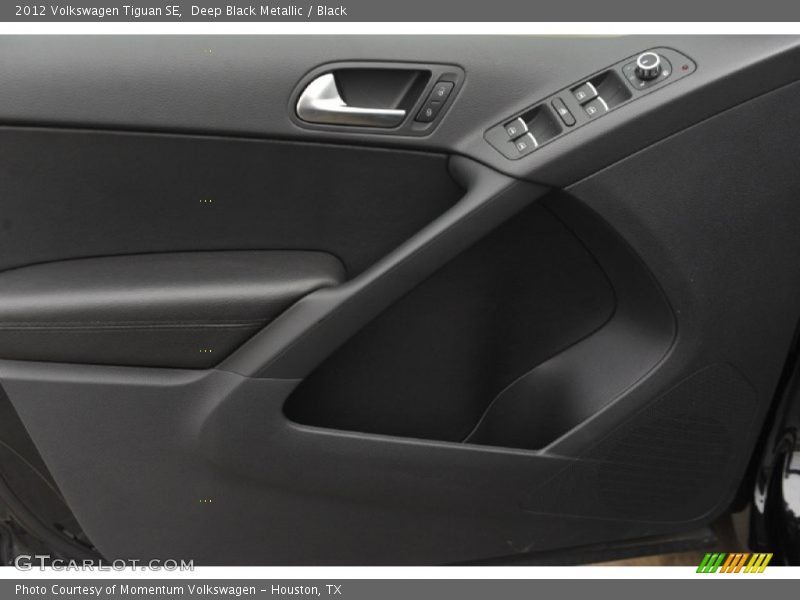 Deep Black Metallic / Black 2012 Volkswagen Tiguan SE