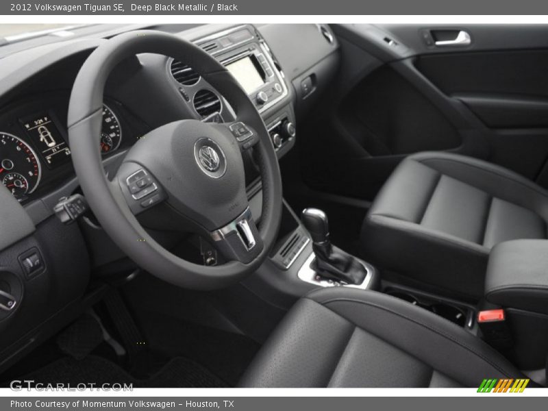 Deep Black Metallic / Black 2012 Volkswagen Tiguan SE
